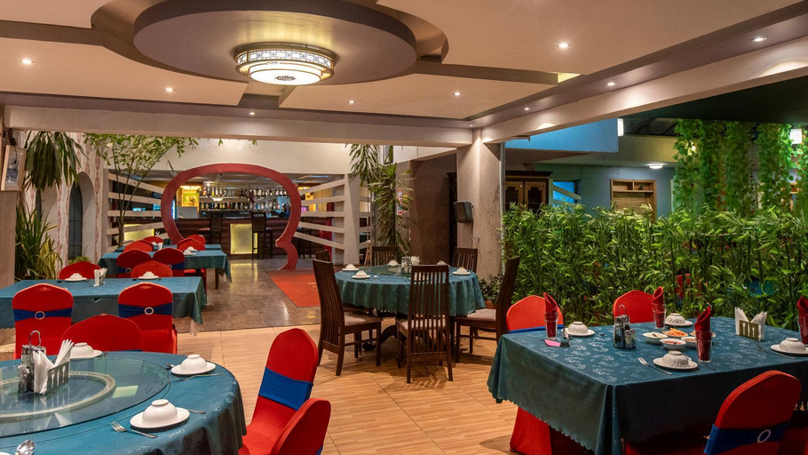 Food & Drinks 5, Lotos Inn and Suites, Westlands