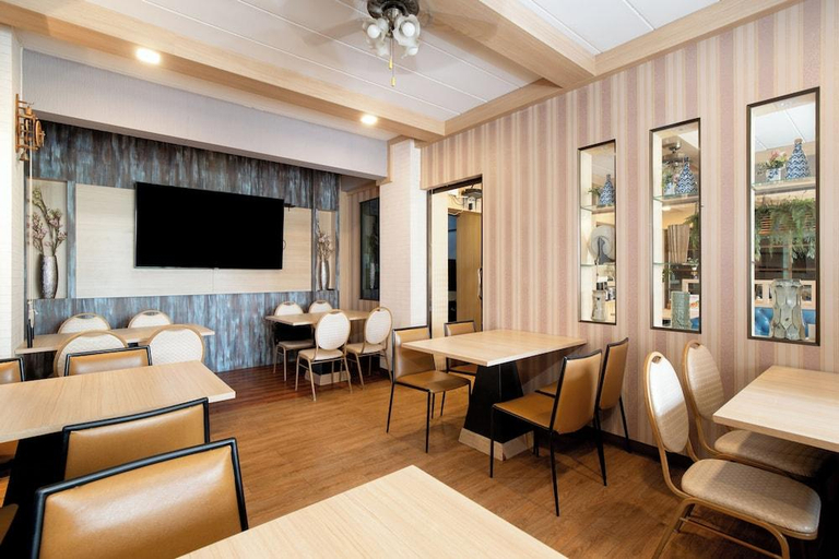 Food & Drinks 5, P Park Residence Charansanitwong, Bang Plad
