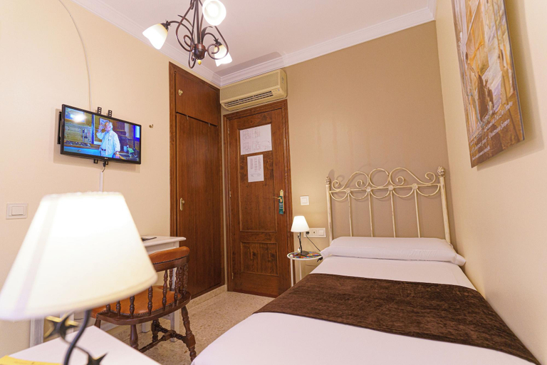 Bedroom 4, Colon, Málaga