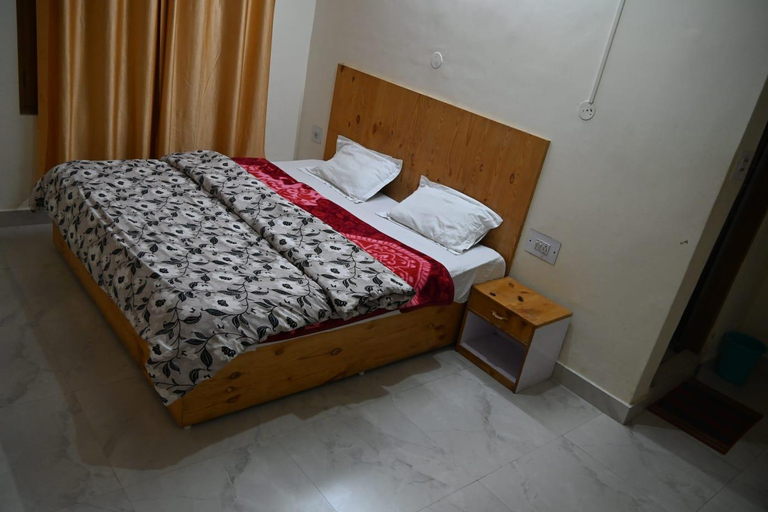 Bedroom 5, Taj Guest House, Kullu