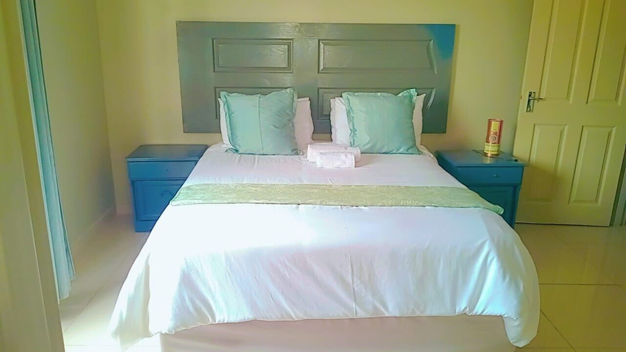 Bedroom 2, Rural Villa Guesthouse, Capricorn