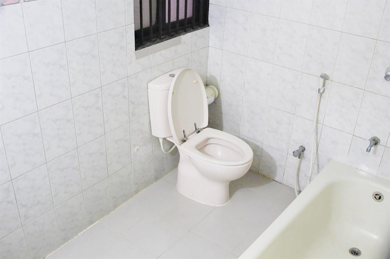 Bathroom 4, Hotel Luxury Inn, Dhaka