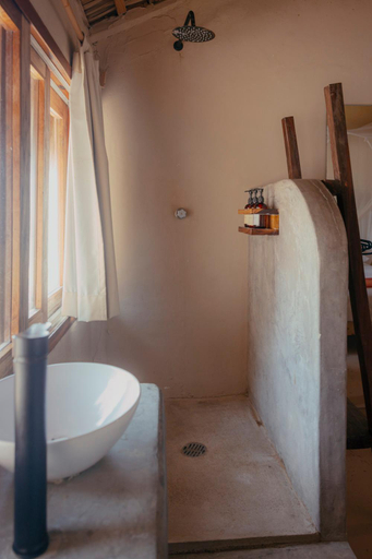 Bathroom 5, Sebastian de los milagros, Dist. Pochutla