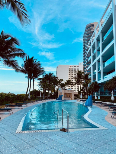 Sport & Beauty 4, Carillon Miami Beach Private Suites, Miami-Dade