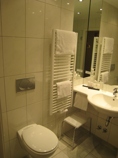 Bathroom 4, Kurpark-Hotel, Lippe