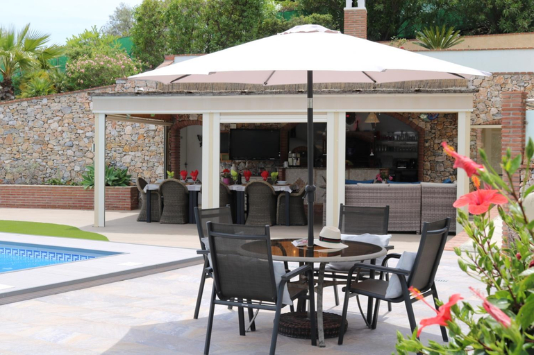 Food & Drinks, Exceptional Costa del Sol Villa El Espuela for 10 Heated pool Amazing views & quality, Málaga
