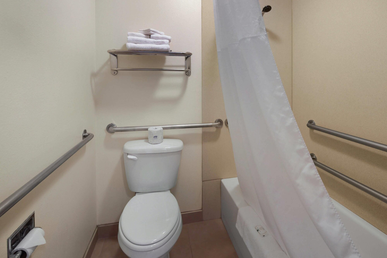 Bathroom 4, Quality Inn Kenai, Kenai Peninsula