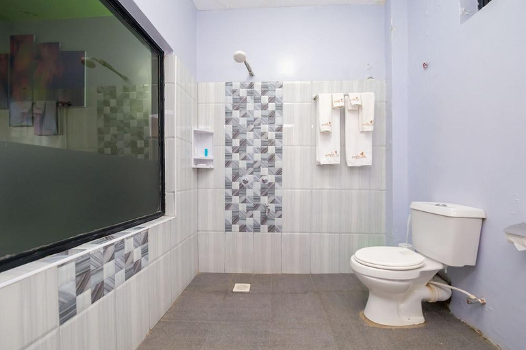 Bathroom 4, Maple inn Hotel, Roysambu