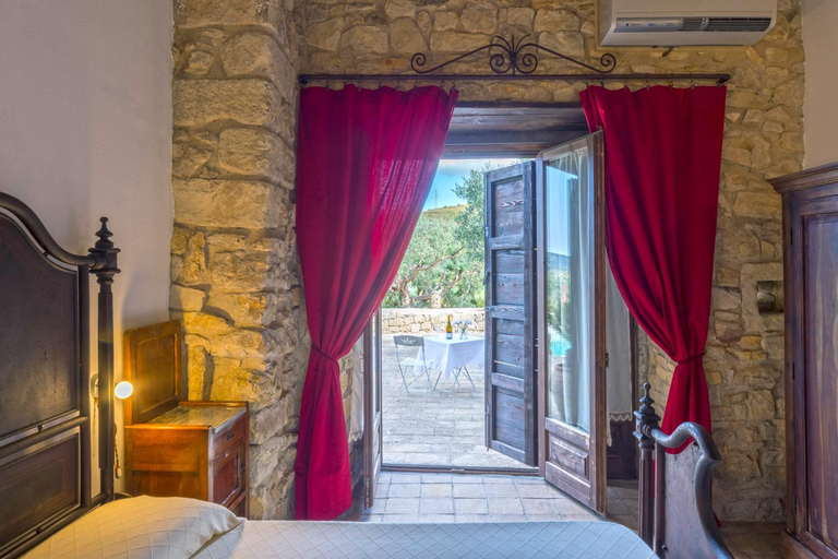 Bedroom 2, Masseria Fortificata Lo Zafferaneto, Syracuse