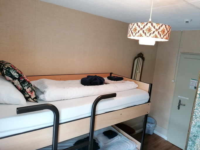 Bedroom 2, Historisches Hotel Baren, Frutigen