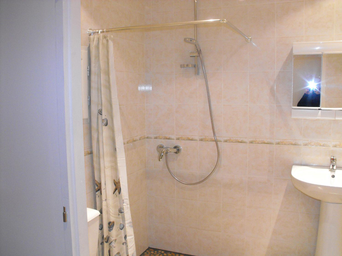 Bathroom 2, Chambres chez l'habitant Coco2, Dordogne