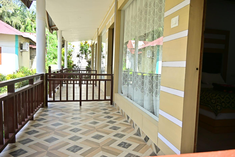 Public Area 2, Moon Shine Garden Resort, South Andaman