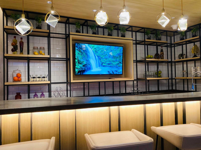 Food & Drinks 5, AEON SUITES Staycation, Davao City