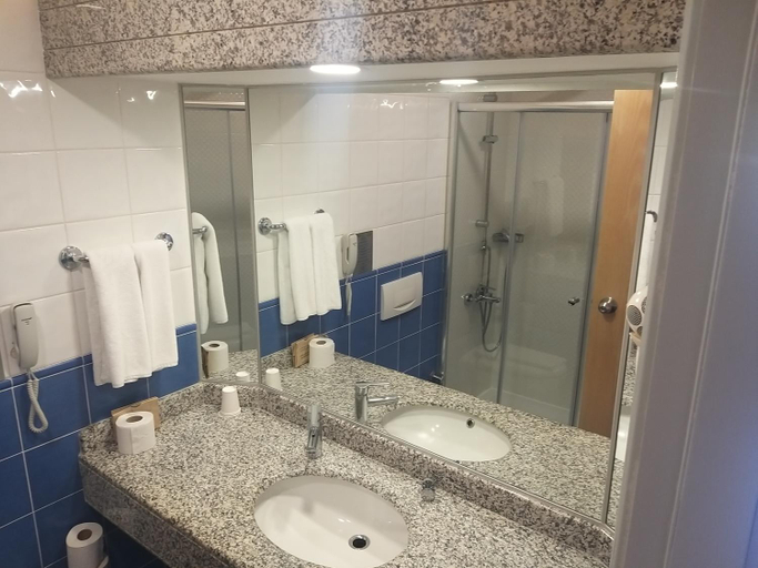 Bathroom 4, Pegasos Resort, Alanya