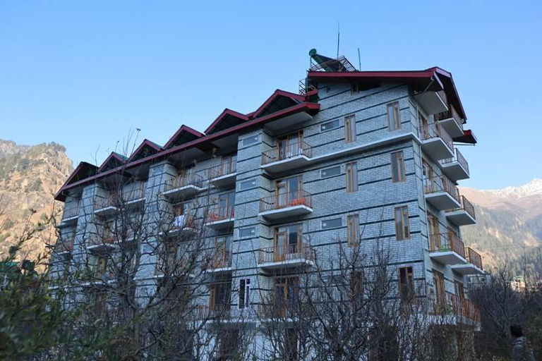 Exterior & Views