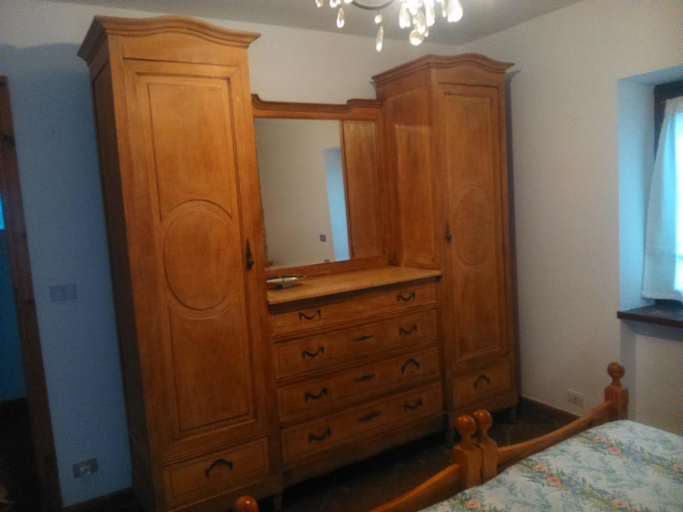 Bedroom 2, Casa Ramonda, Cuneo