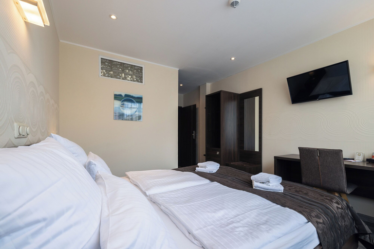 Bedroom 4, home Hotel, Wilhelmshaven