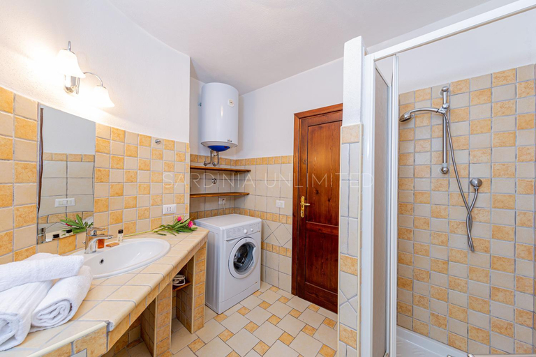 Bathroom 3, Ginepro Arancione, Olbia-Tempio