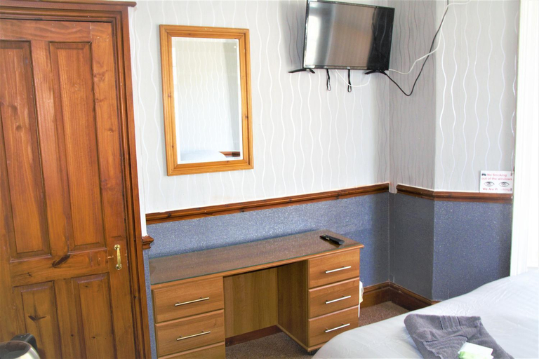 Bathroom 3, Pine Lodge Hotel, Blackpool