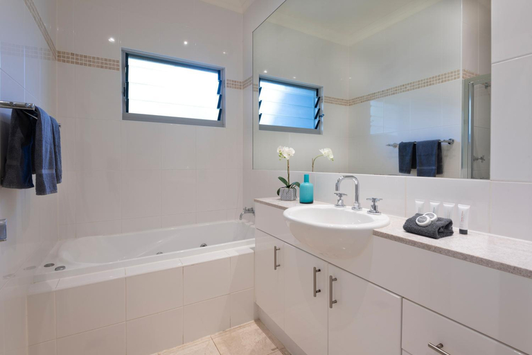 Bathroom 4, Blue Water Views Apartments, Whitsunday