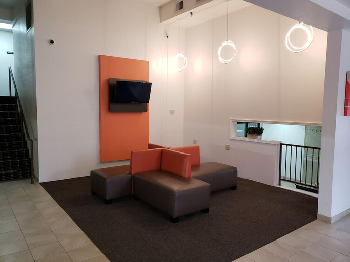 Public Area 2, Motel 6 Sedalia, MO, Pettis
