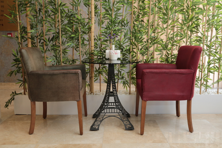 Public Area 2, Paris prestige, Konak