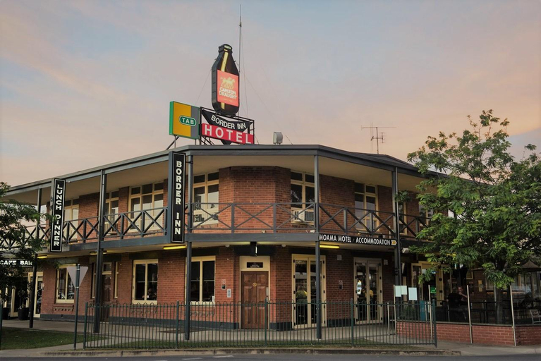 Others 4, Moama Motel, Murray