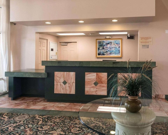 Public Area 2, Economy Inn & Suites, Caddo