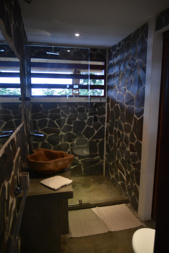 Bathroom 4, Hotel Peace & Lodge, Hojancha