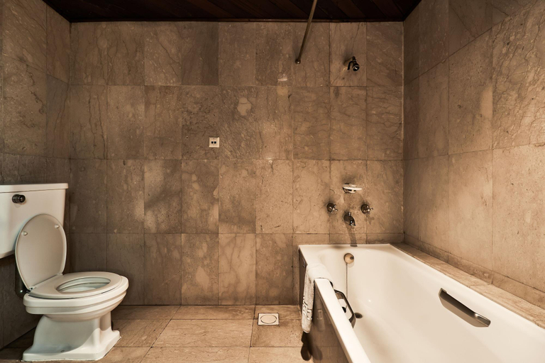Bathroom 4, Safari Park Hotel, Kasarani