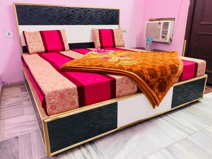 Bedroom 3, Hotel Hari Ganga Haridwar -Near By Railway Station, Hardwar