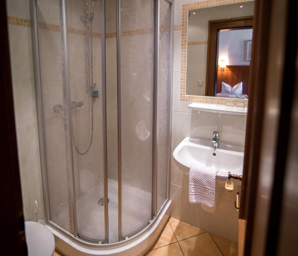 Bathroom 5, Burg Colmberg Hotel, Ansbach