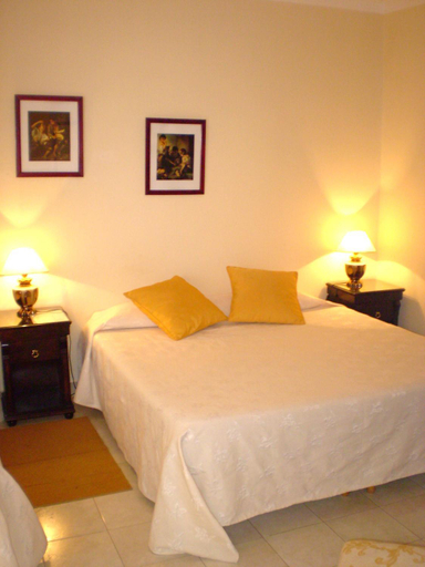 Others 5, Hotel Continental, Capital