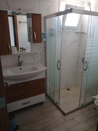 Shower, Huzur Hotel, Seferihisar