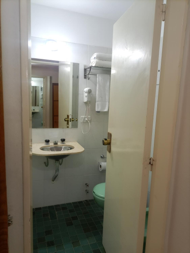 Bathroom 4, Intersur Colon Hotel, Colón
