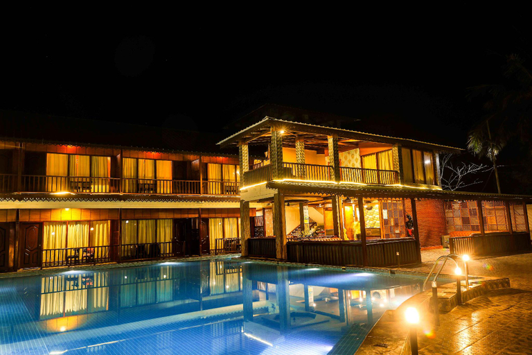 Exterior & Views