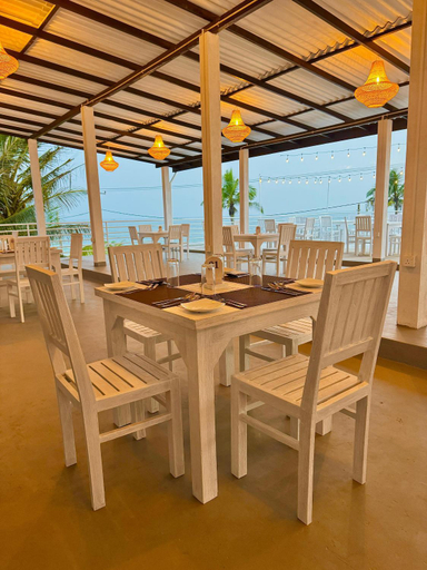 Food & Drinks 4, Palazzo Beach Hikkaduwa, Hikkaduwa