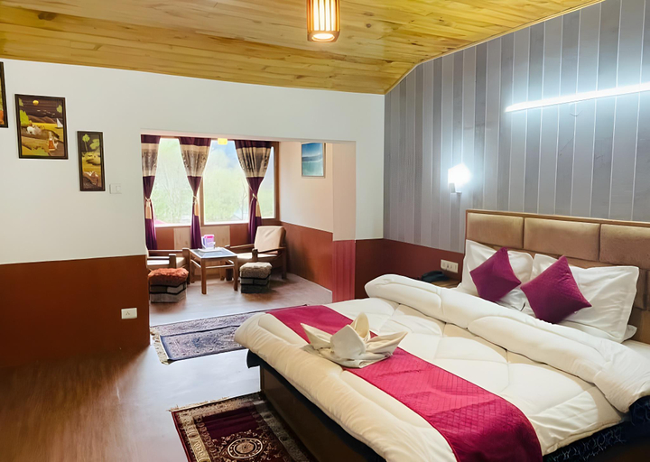 Others 2, Hotel Hilltop, Kullu