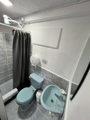 Bathroom 4, HOSTAL ELIZABETH, Santa Cruz