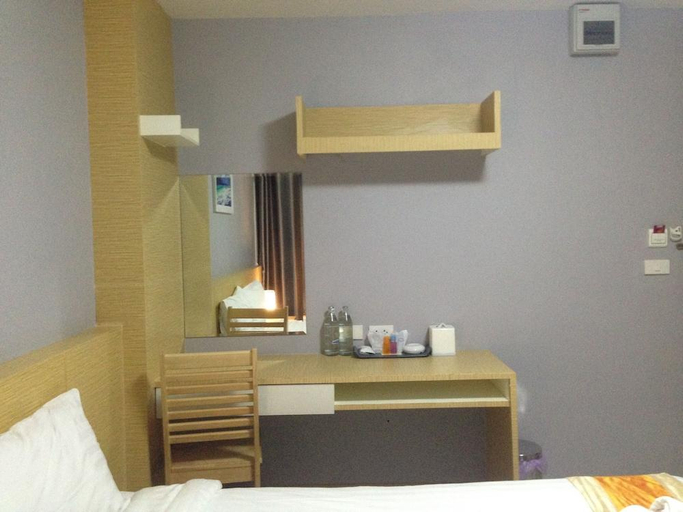 Bedroom 3, Big Zen Hotel, Muang Nonthaburi