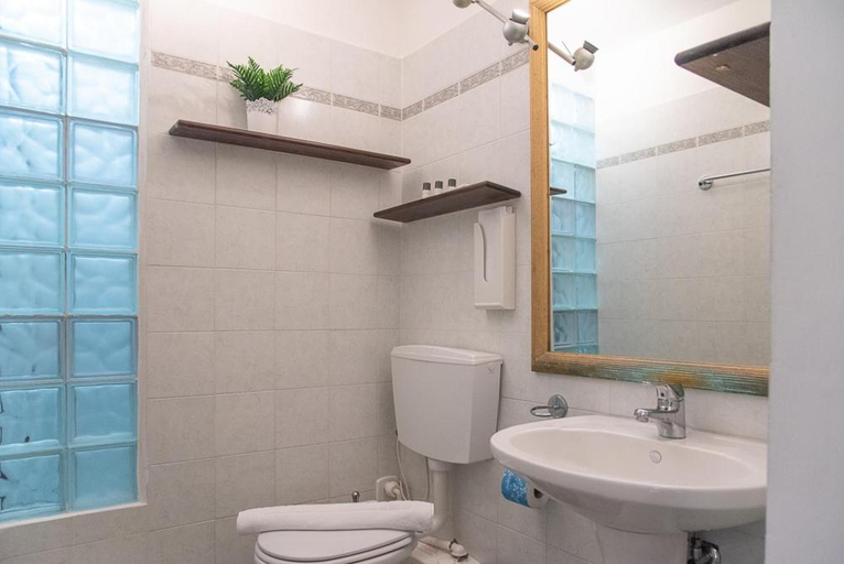 Bathroom, B&B Soggiorno Panerai, Florence