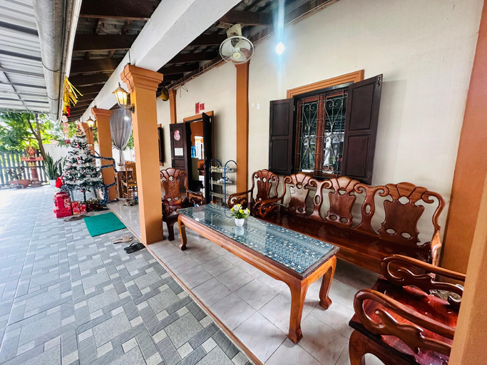 Reception 3, Bounchaleurn Guest House, Luang Prabang