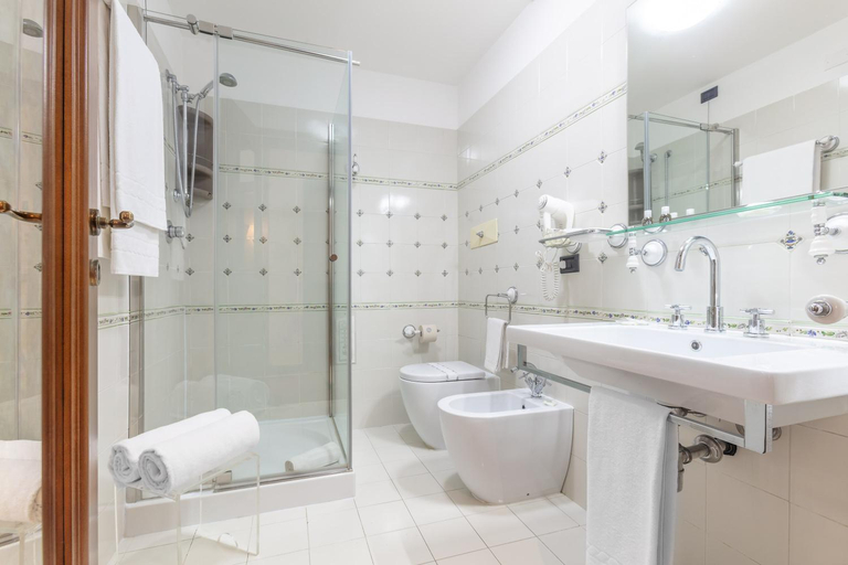 Bathroom, Hotel Ristorante La Pergola, Rieti