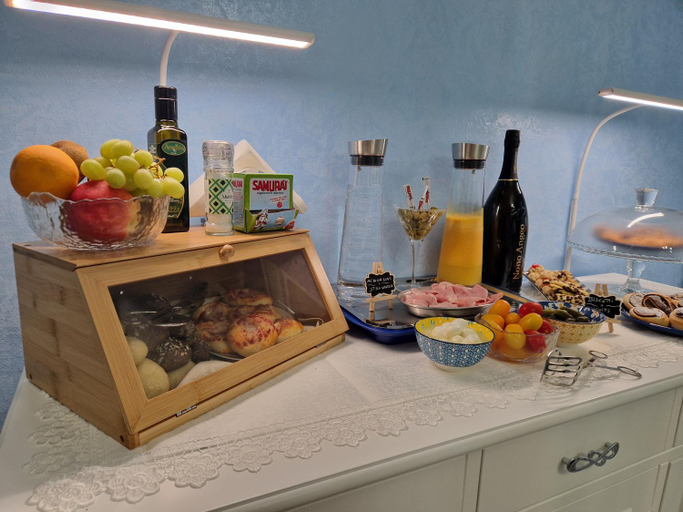 Food and beverages 3, B&B IL SENTIERO, La Spezia