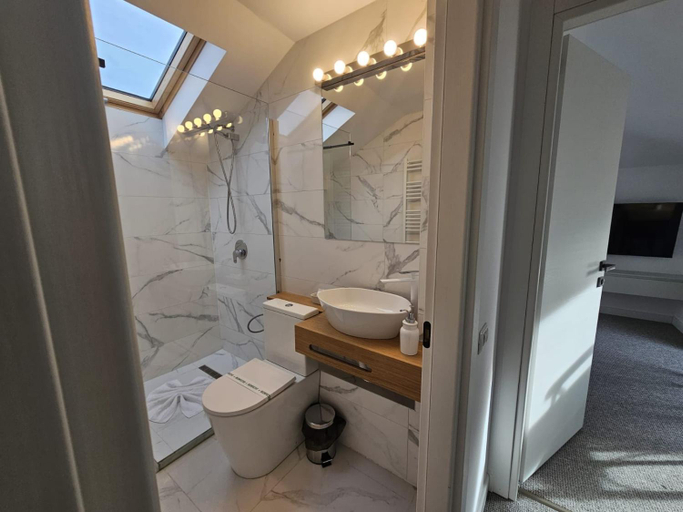 Others 5, Camere de Inchiriat IGLOO, Predeal