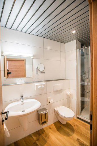 Bathroom 3, Hotel-Restaurant Heiligenstadter Hof, Bamberg