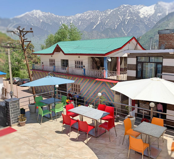 Food & Drinks 2, Ess & Bee Resorts, Kangra