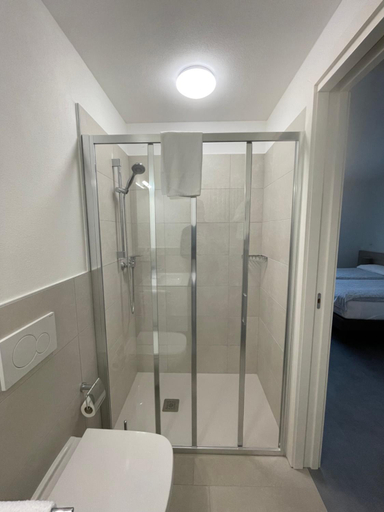 Bathroom 3, Hotel della Stazione, Lugano