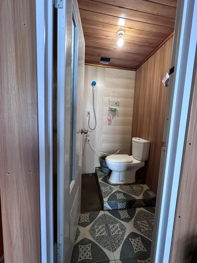 Bathroom 5, Karunia Sikunir Syariah, Wonosobo