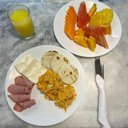 Food & Drinks